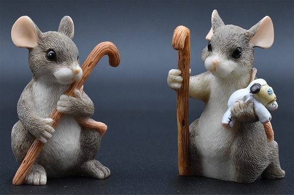 Charming Tails Nativity - Squashville Shepherds